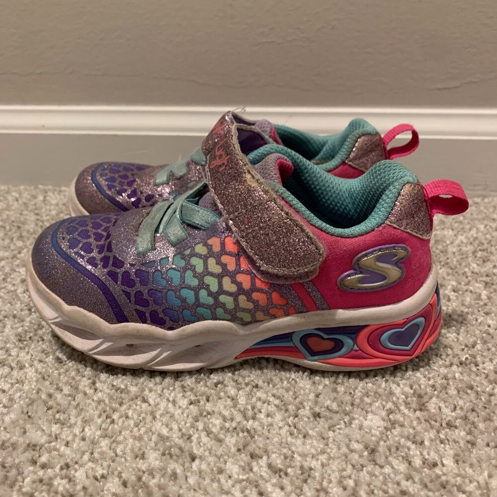 Skechers light up shoes for little girls size 9